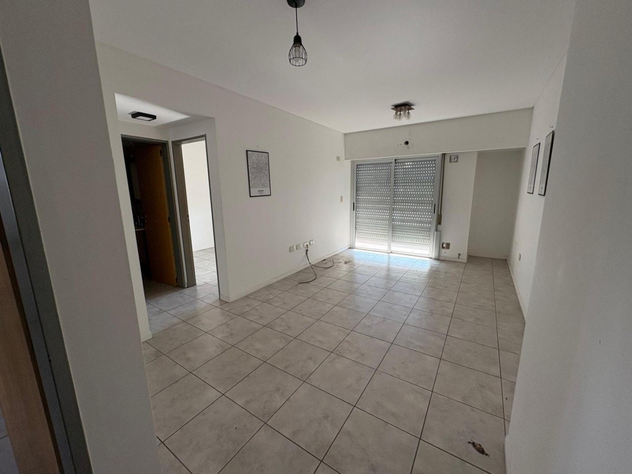Departamento de 2 ambientes en CASTELAR CENTRO Nicolas Avellaneda 900