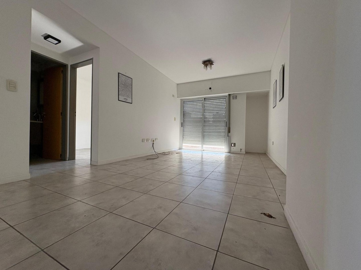 Departamento de 2 ambientes en CASTELAR CENTRO Nicolas Avellaneda 900