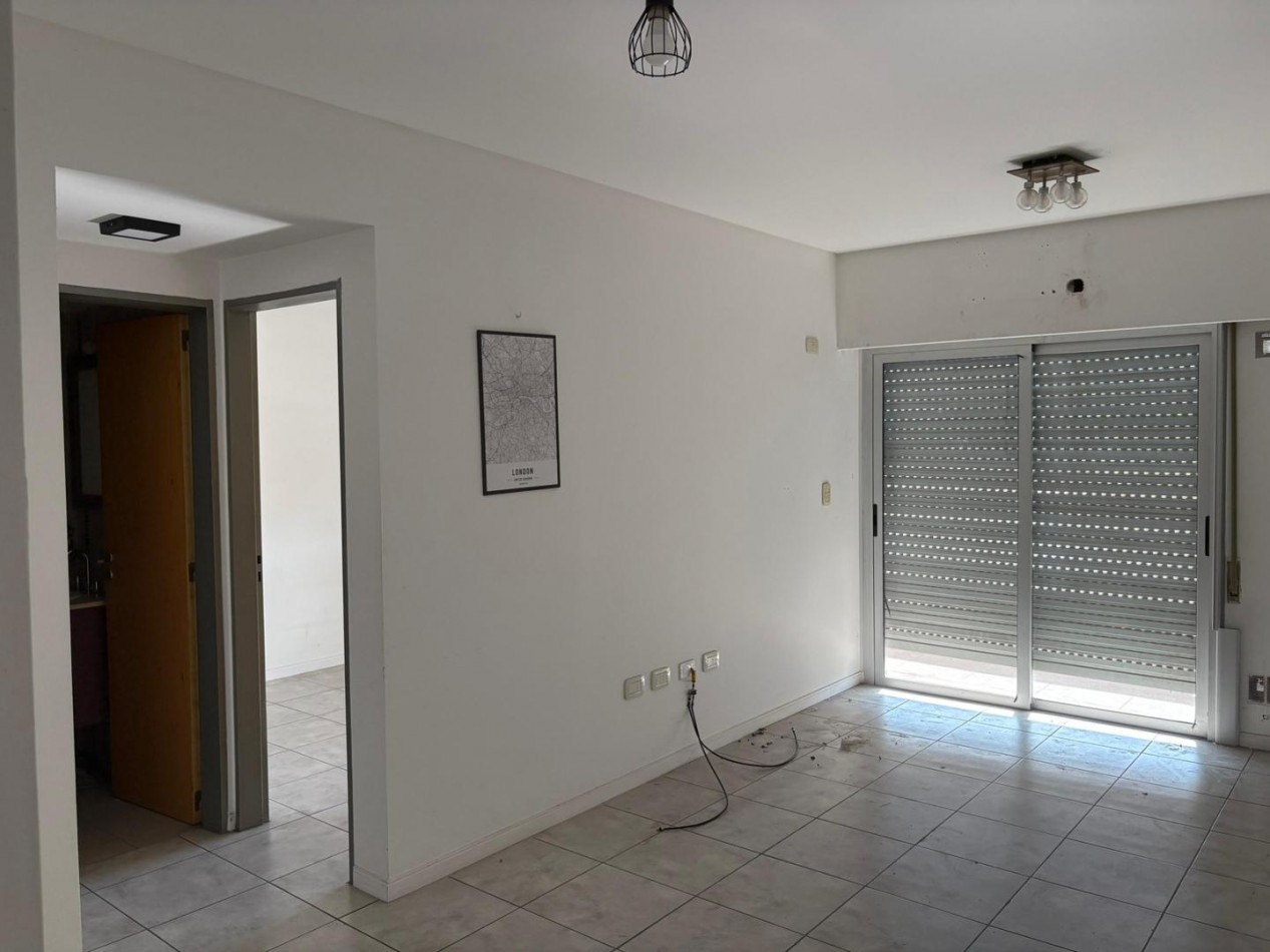 Departamento de 2 ambientes en CASTELAR CENTRO Nicolas Avellaneda 900