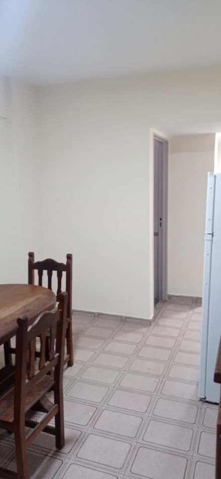 Departamento 2 amb a metros estacion Moron, Sarmiento 900