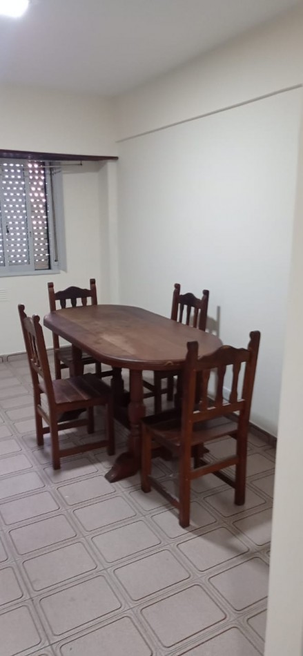 Departamento 2 amb a metros estacion Moron, Sarmiento 900