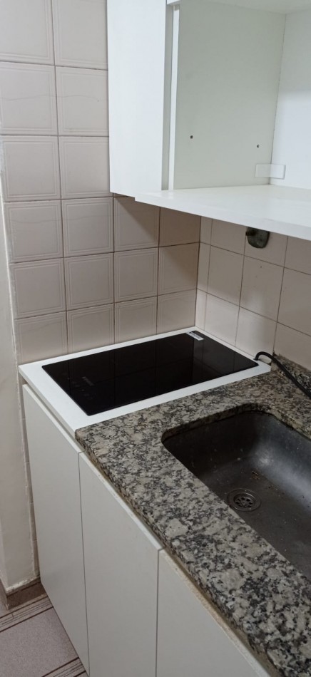 Departamento 2 amb a metros estacion Moron, Sarmiento 900