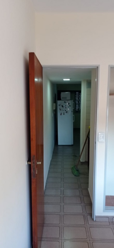 Departamento 2 amb a metros estacion Moron, Sarmiento 900