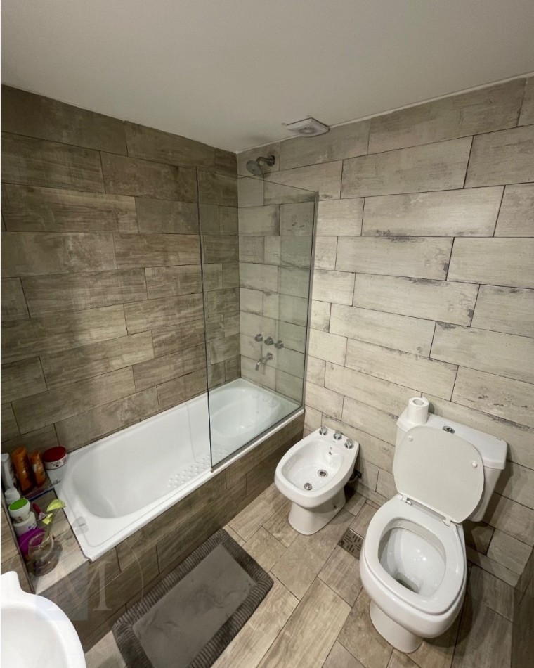VENTA Monoambiente en Moron, Sarratea 100.
