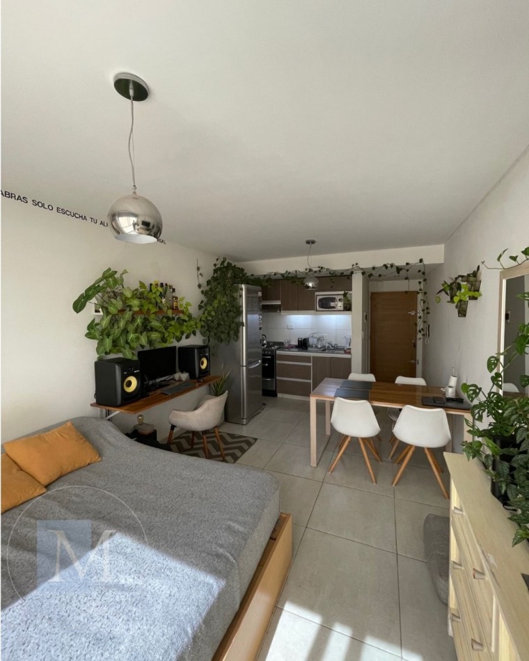 VENTA Monoambiente en Moron, Sarratea 100.