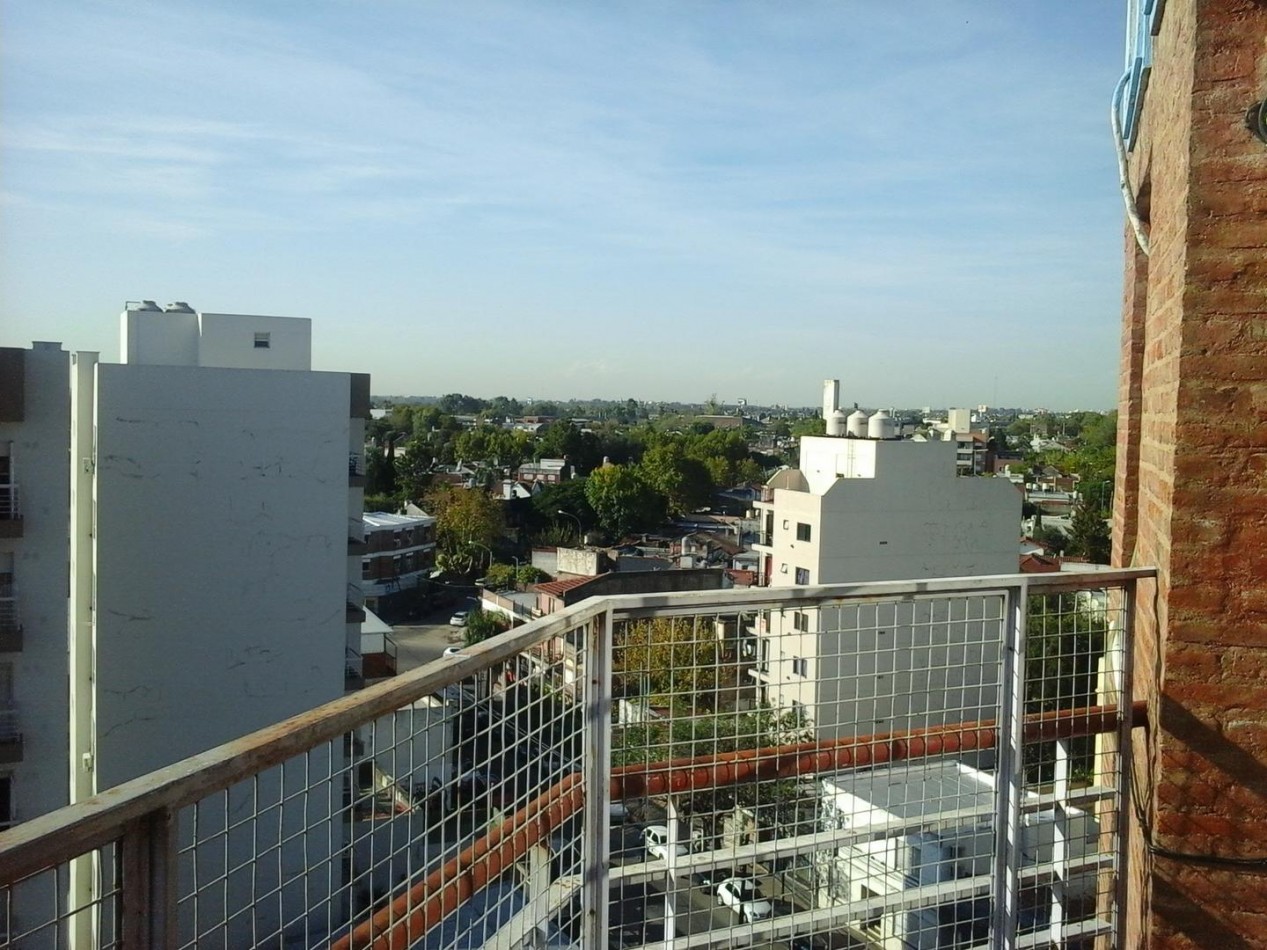 Departamento de 3 ambientes cercano a Universidad, Alem 818.