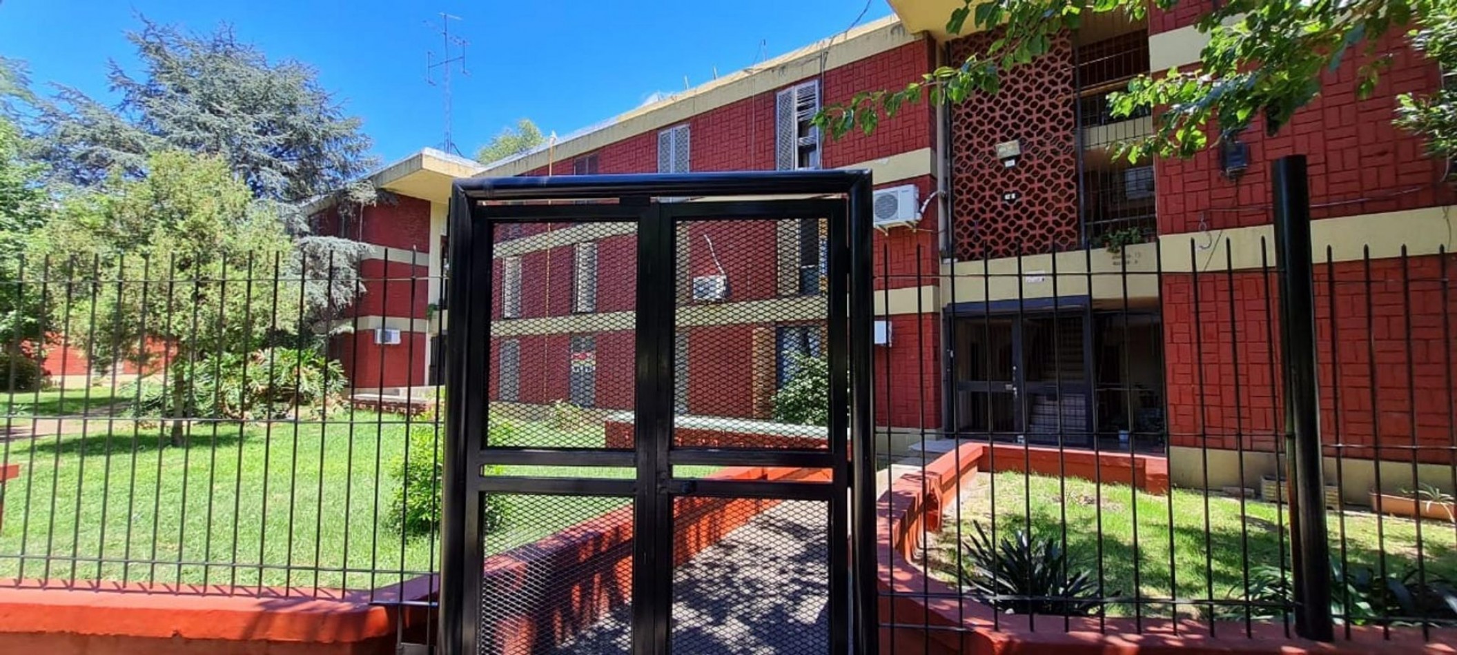 OPORTUNIDAD Departamento de 3 ambientes en VENTA, Centenario 3500.