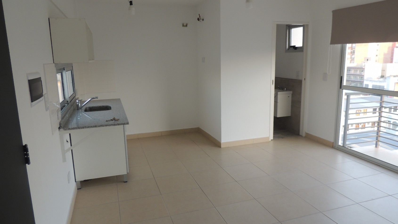 DEPARTAMENTO DE 2 AMB CON TERRAZA PRIVADA EN VENTA EN MORON