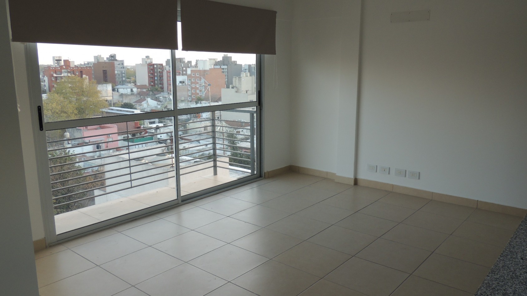 DEPARTAMENTO DE 2 AMB CON TERRAZA PRIVADA EN VENTA EN MORON