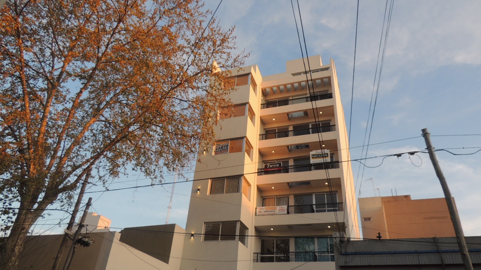 DEPARTAMENTO DE 2 AMB CON TERRAZA PRIVADA EN VENTA EN MORON