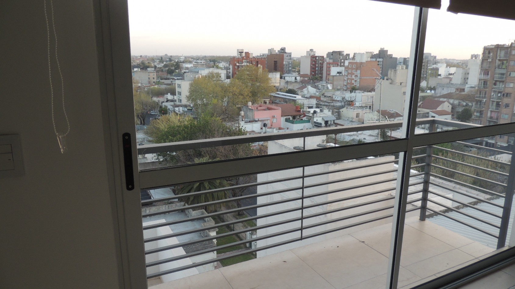DEPARTAMENTO DE 2 AMB CON TERRAZA PRIVADA EN VENTA EN MORON