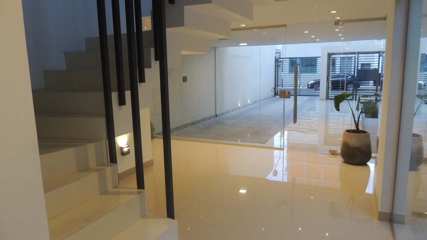 DEPARTAMENTO DE 2 AMB CON TERRAZA PRIVADA EN VENTA EN MORON