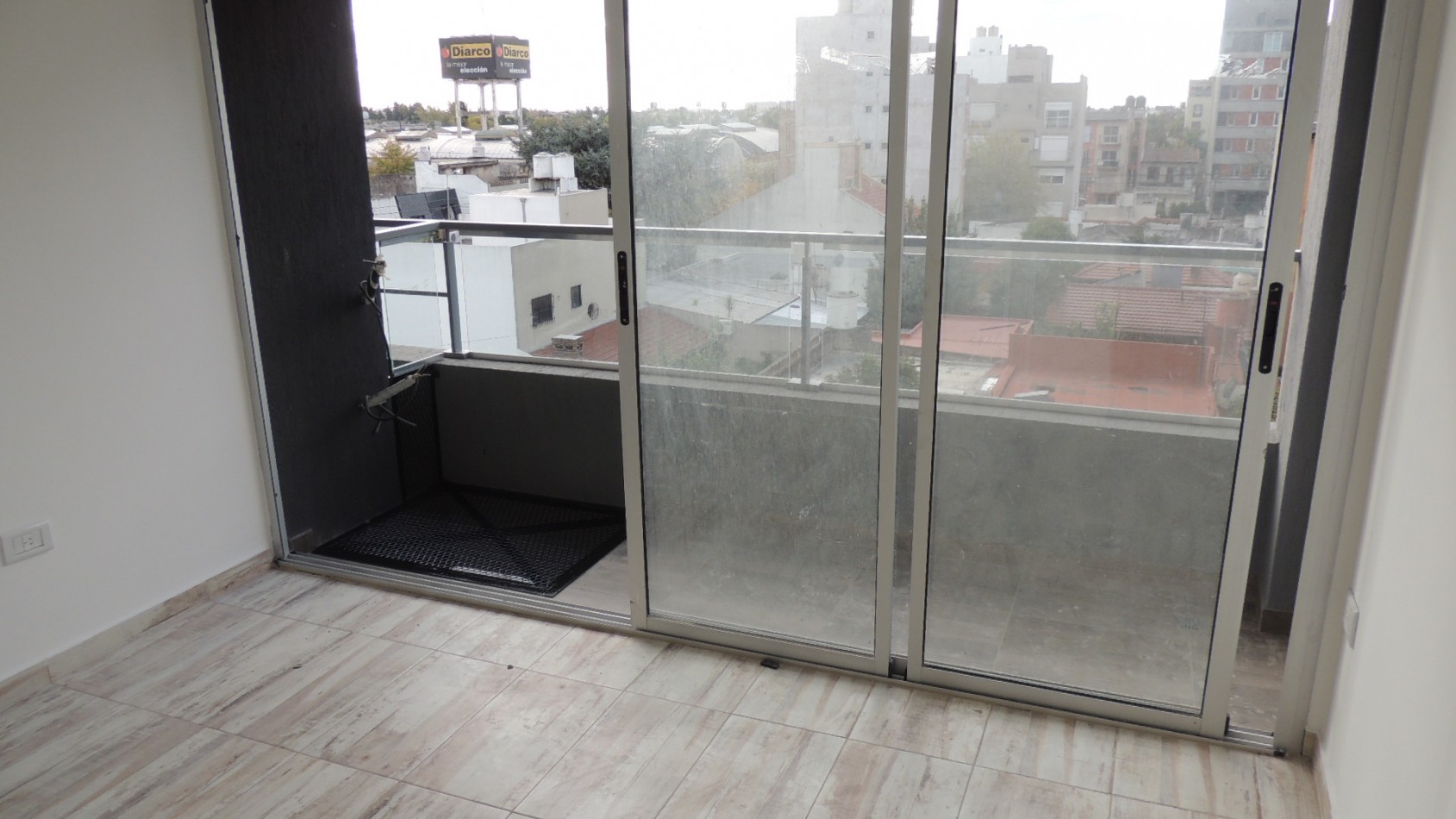 Monoambiente con cochera en alquiler Cercano estacion y Facultad Moron