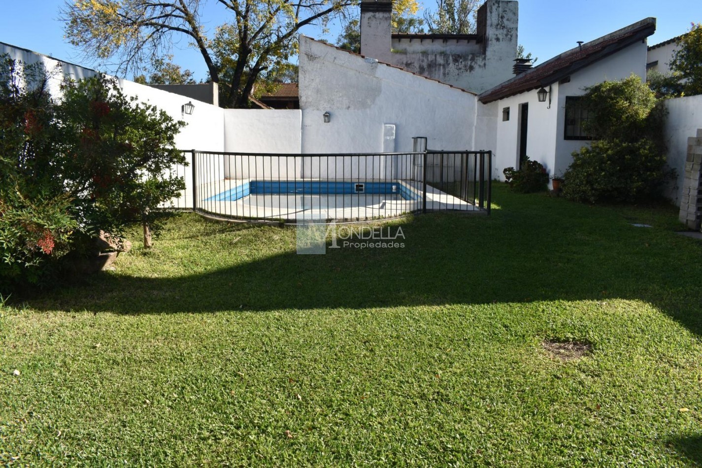 Casa 4 amb Pque. Sayago, Terreno 364 m², Pileta 2 cocheras. Nicolas Arredondo 3000, Castelar