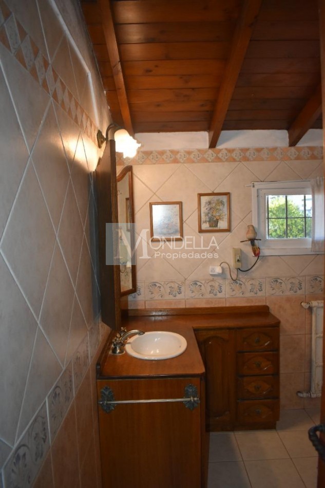 Casa 4 amb Pque. Sayago, Terreno 364 m², Pileta 2 cocheras. Nicolas Arredondo 3000, Castelar