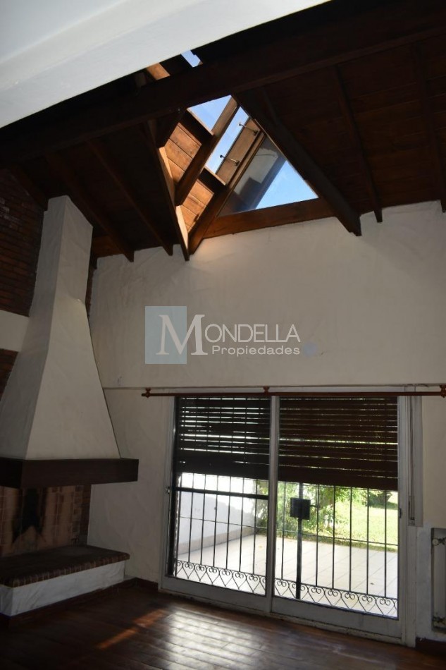 Casa 4 amb Pque. Sayago, Terreno 364 m², Pileta 2 cocheras. Nicolas Arredondo 3000, Castelar