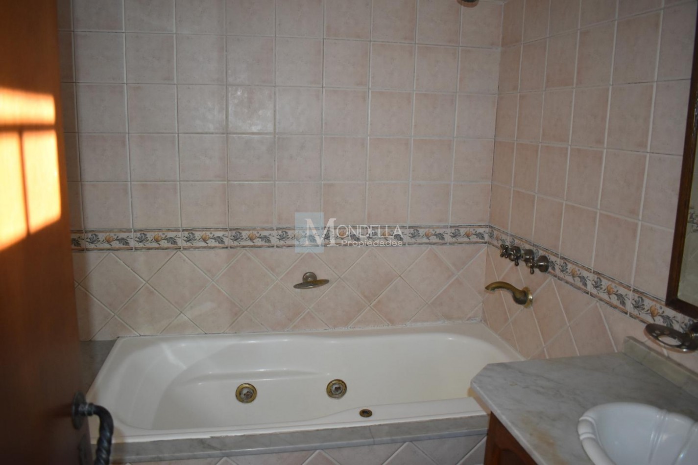 Casa 4 amb Pque. Sayago, Terreno 364 m², Pileta 2 cocheras. Nicolas Arredondo 3000, Castelar