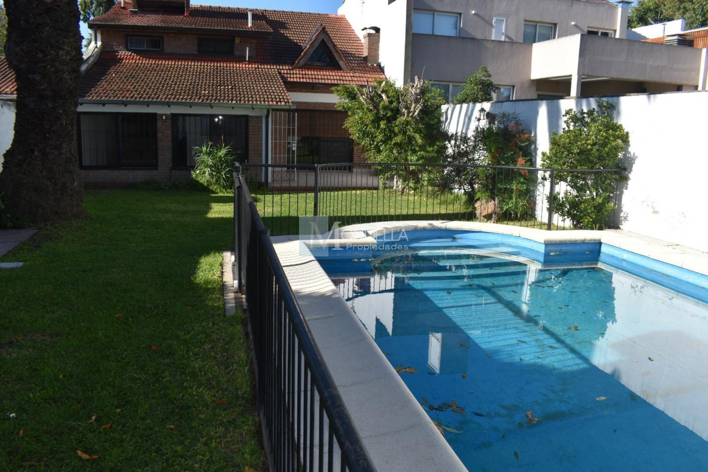 Casa 4 amb Pque. Sayago, Terreno 364 m², Pileta 2 cocheras. Nicolas Arredondo 3000, Castelar