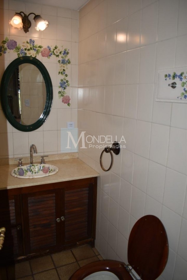 Casa 4 amb Pque. Sayago, Terreno 364 m², Pileta 2 cocheras. Nicolas Arredondo 3000, Castelar