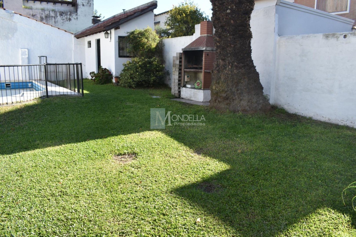 Casa 4 amb Pque. Sayago, Terreno 364 m², Pileta 2 cocheras. Nicolas Arredondo 3000, Castelar