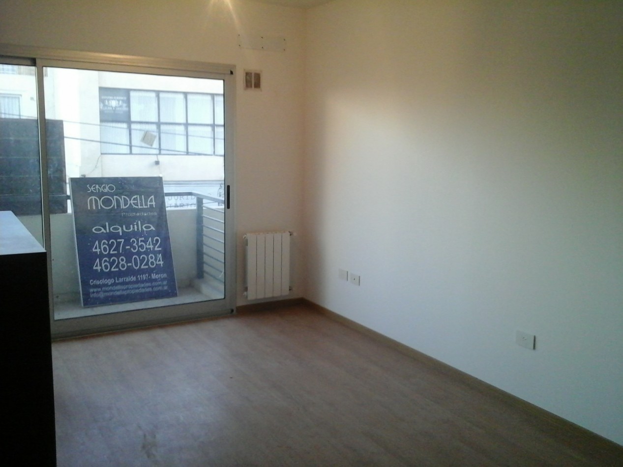 Departamento 2 ambientes en Castelar Sur