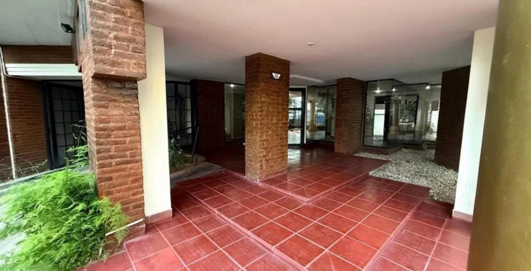 Alquiler de 3 ambientes cercano a Universidad, Alem 818.