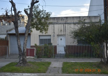 Casa en venta ideal 2 familias, Santa Catalina 1000, Moron.