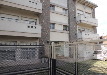Muy lindo departamento 2 amb en alquiler en Castelar, Rivadavia 20100