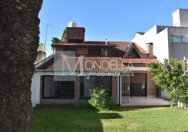Casa 4 amb Pque. Sayago, Terreno 364 m², Pileta 2 cocheras. Nicolas Arredondo 3000, Castelar
